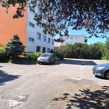 Adonis Lyon Est Hotel Artys Saint-Priest-en-Jarez Exteriör bild