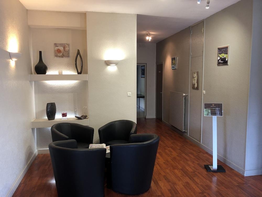Adonis Lyon Est Hotel Artys Saint-Priest-en-Jarez Exteriör bild