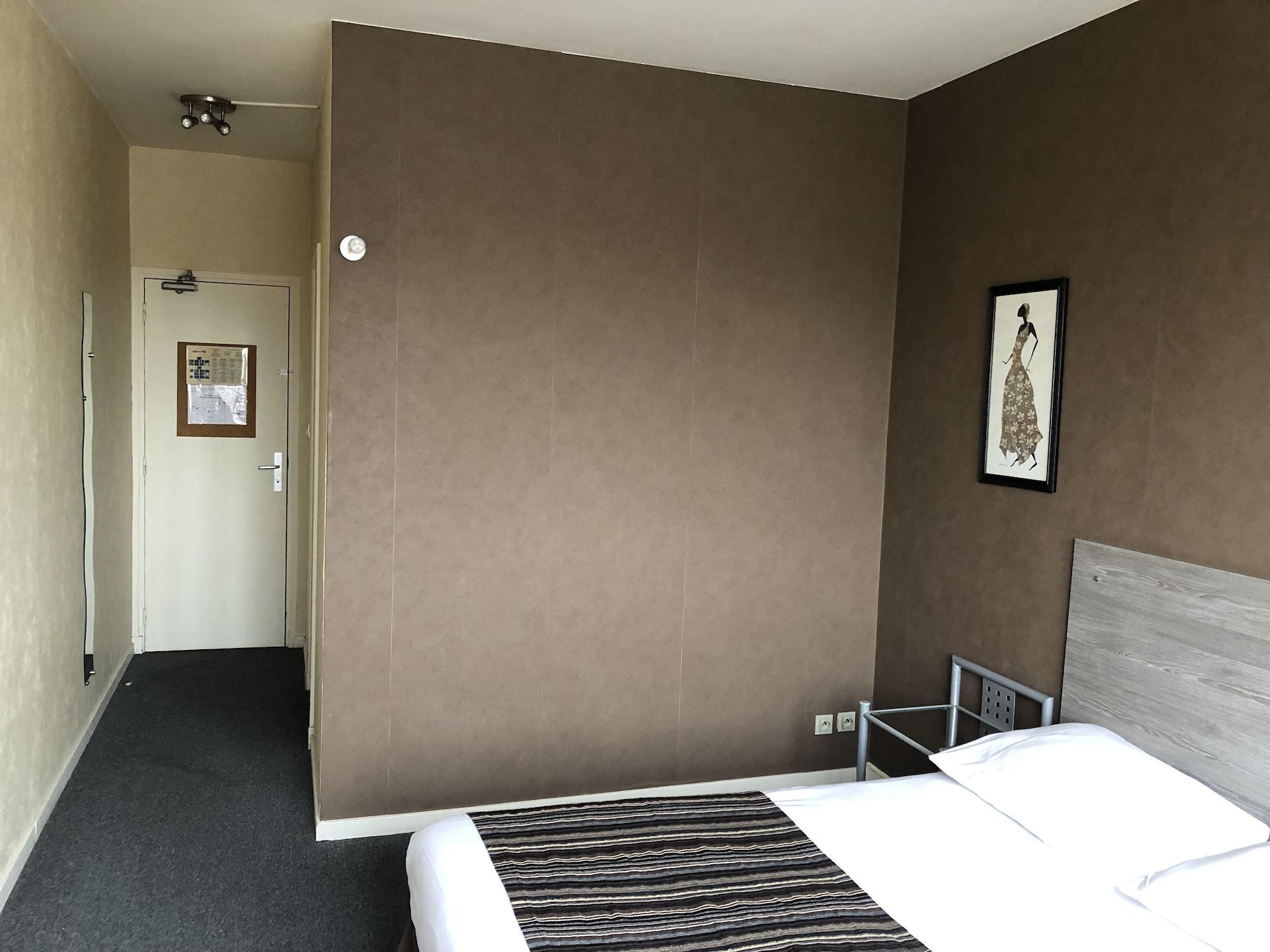 Adonis Lyon Est Hotel Artys Saint-Priest-en-Jarez Exteriör bild