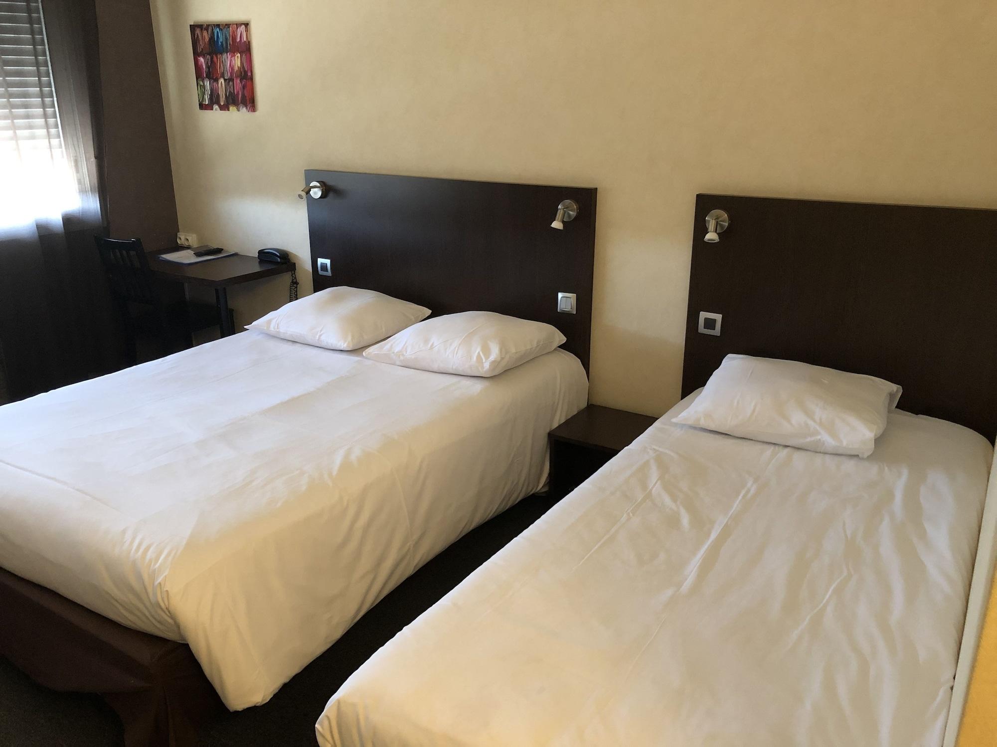 Adonis Lyon Est Hotel Artys Saint-Priest-en-Jarez Exteriör bild