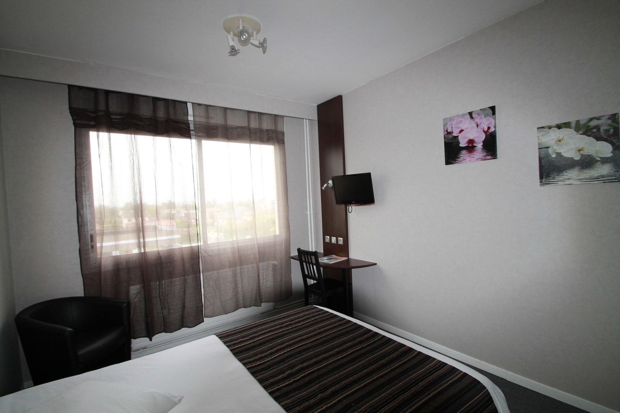 Adonis Lyon Est Hotel Artys Saint-Priest-en-Jarez Exteriör bild